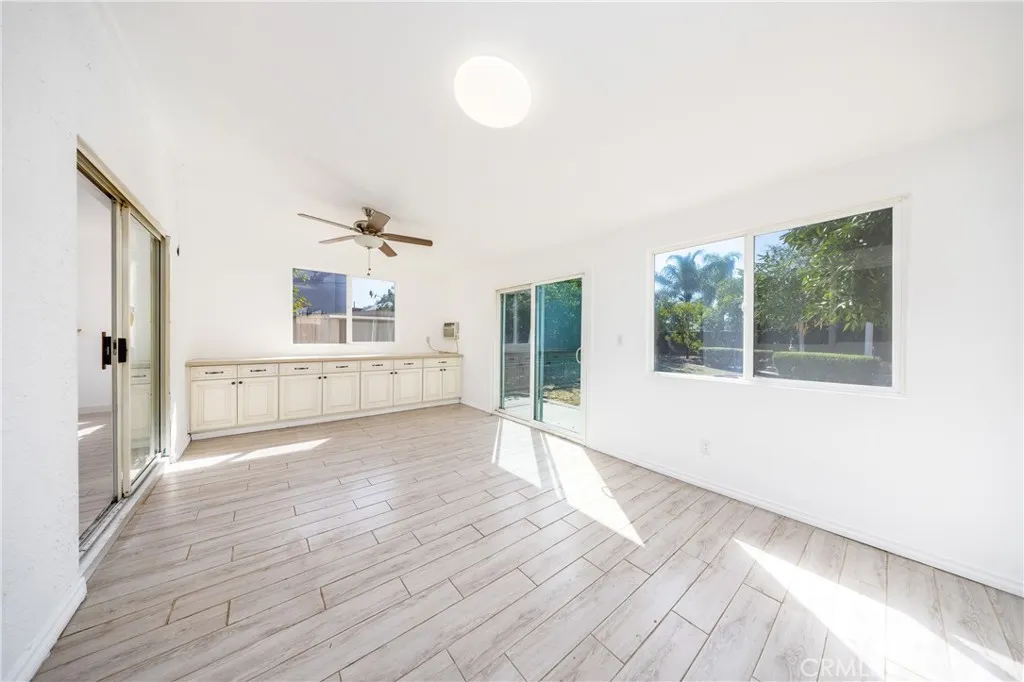 934 W 11th Street