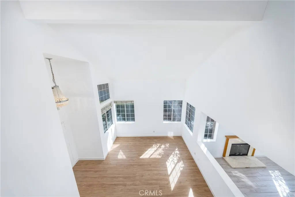 934 W 11th Street