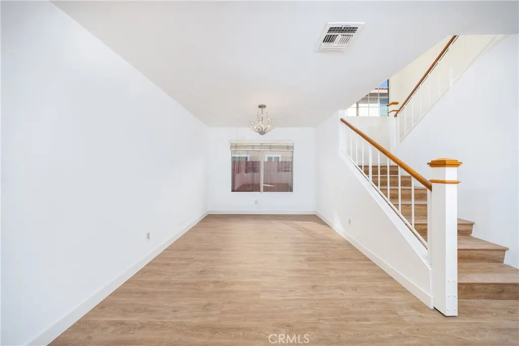 934 W 11th Street