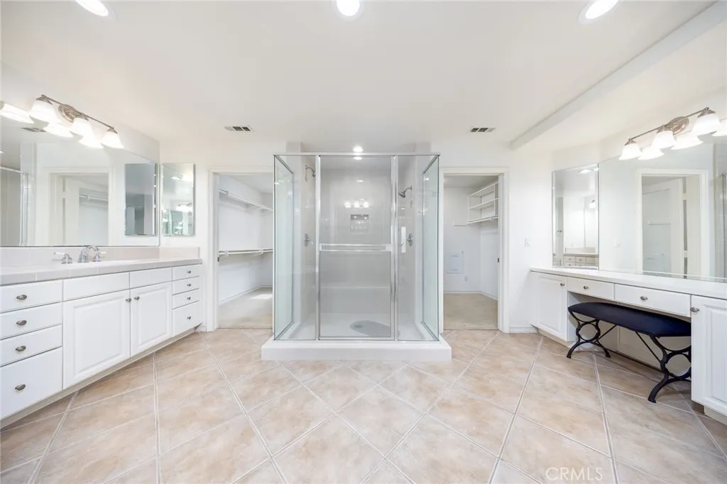 2225 Saratoga Lane