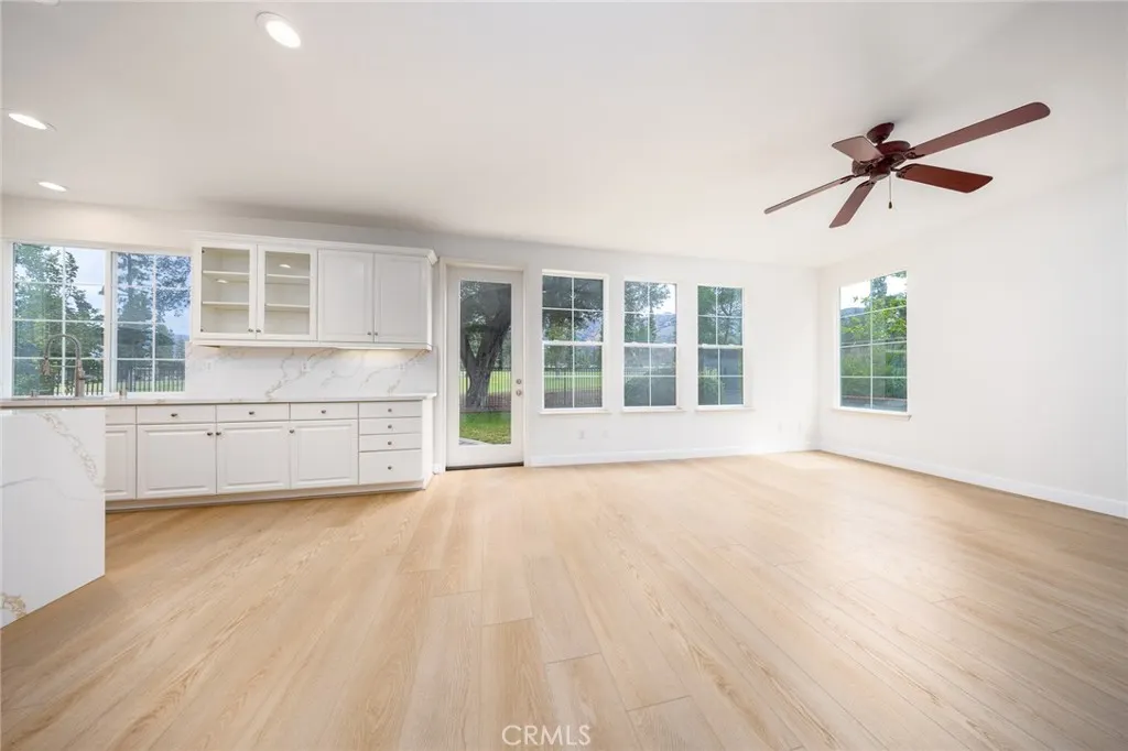 2225 Saratoga Lane