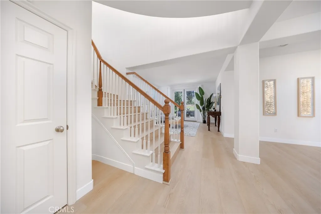 2225 Saratoga Lane