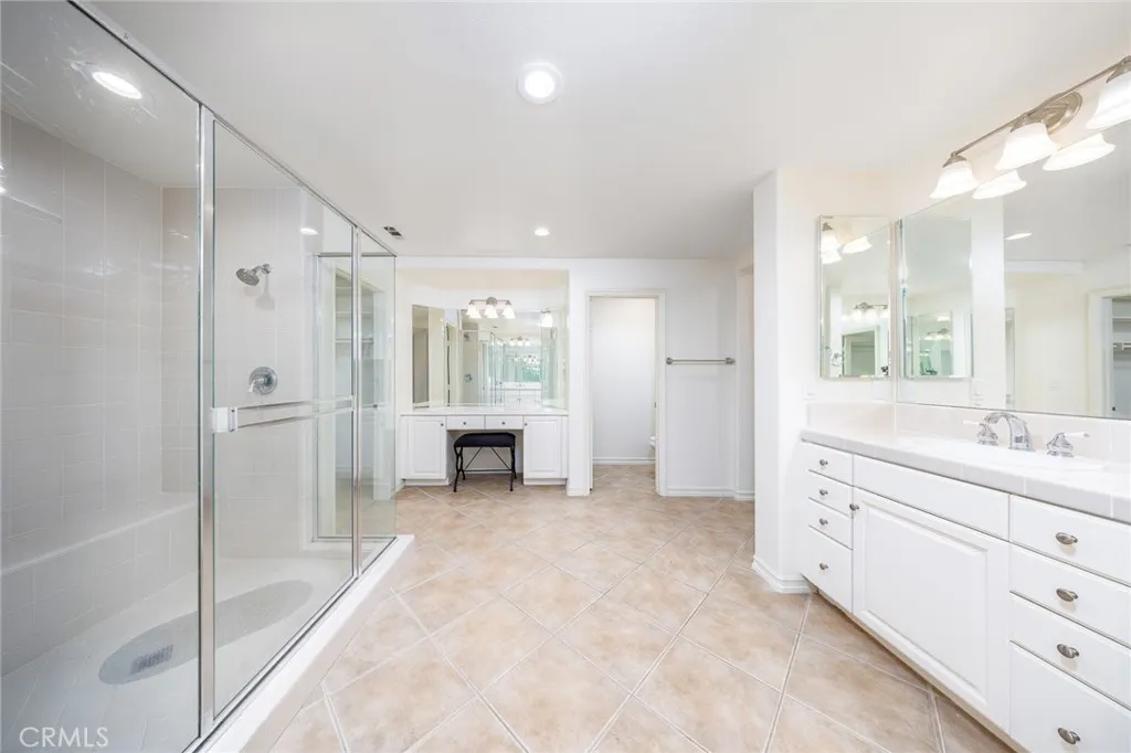 2225 Saratoga Lane