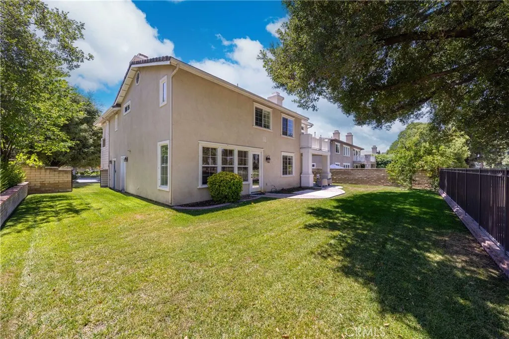 2225 Saratoga Lane