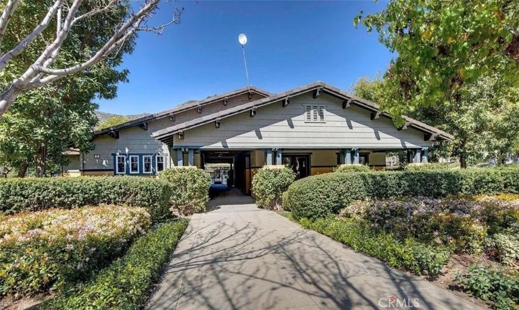 36 Foxtail Court