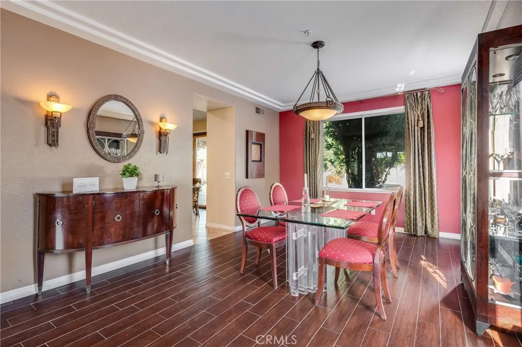 6137 Ridgemont