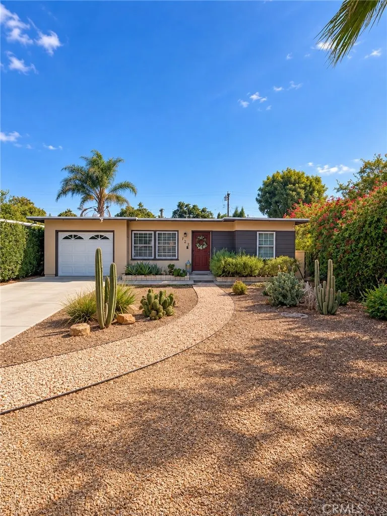 122 E De Anza Circle