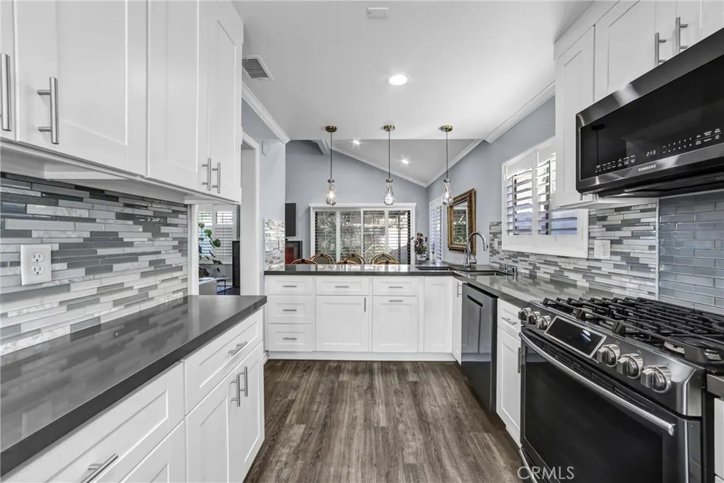 1230 Stonewood Dr