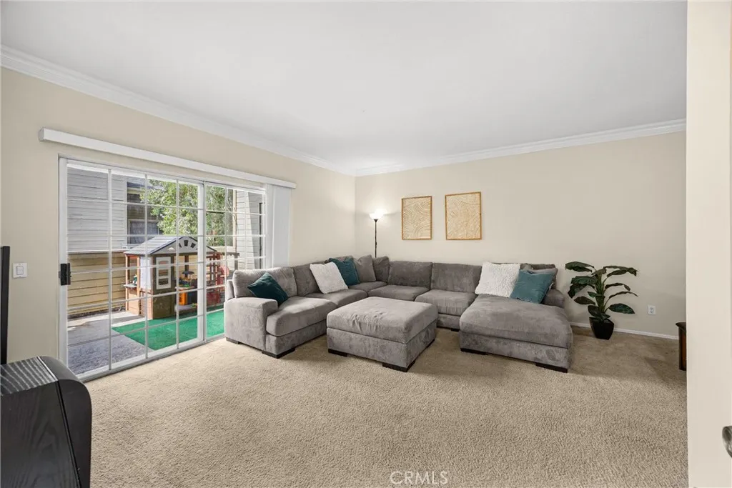 777 S Citrus Avenue, #221