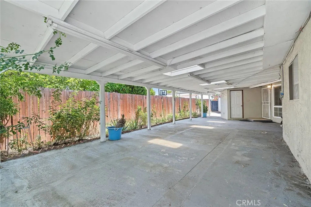 816 Delay Avenue