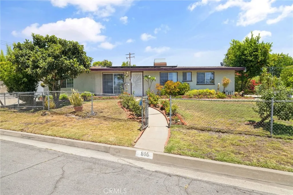 816 Delay Avenue