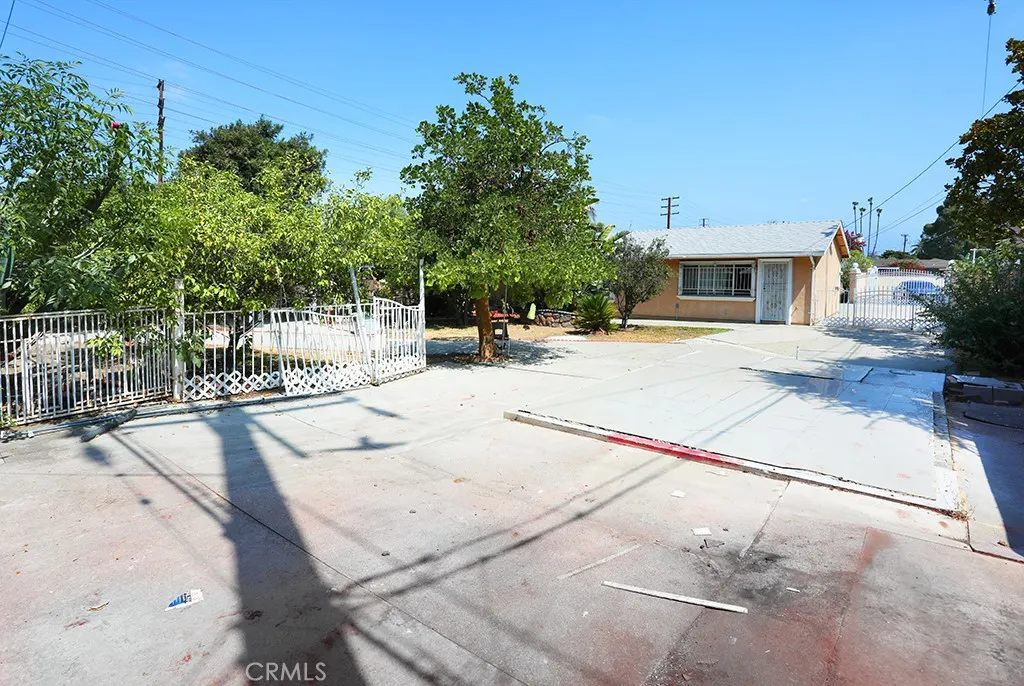 640 S Azusa Avenue
