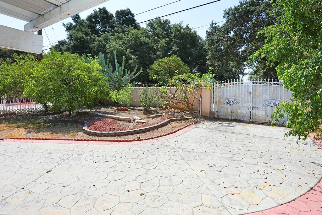 640 S Azusa Avenue