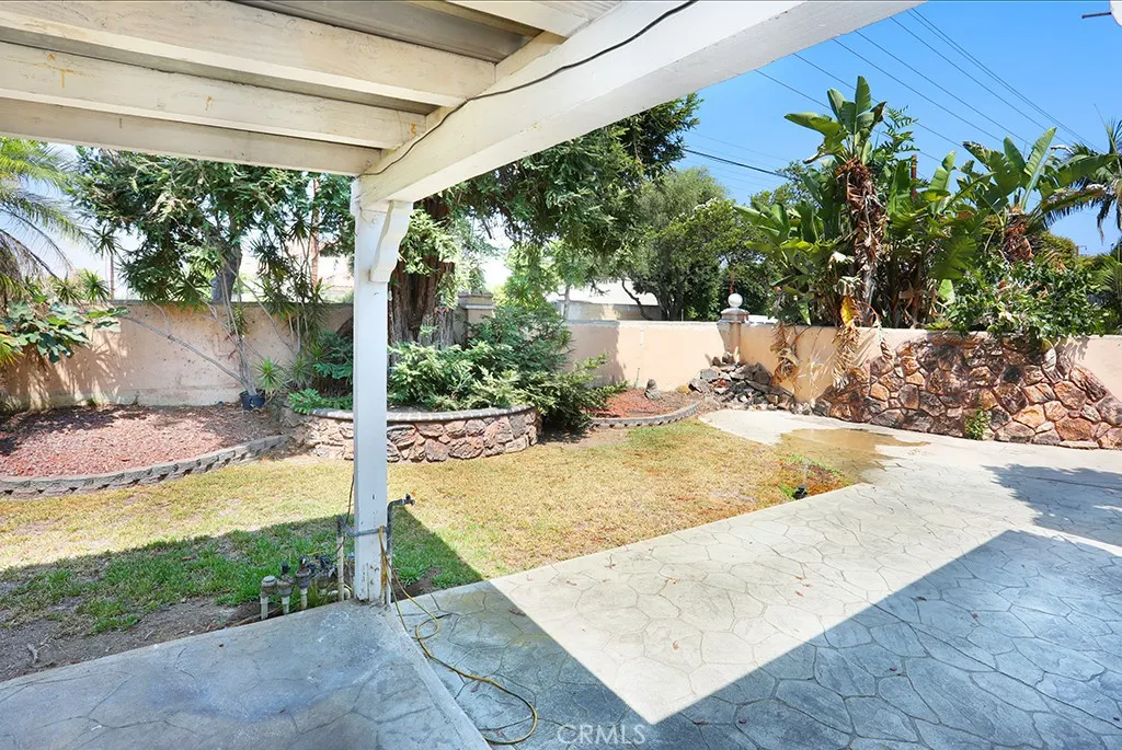 640 S Azusa Avenue