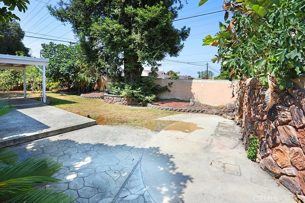 640 S Azusa Avenue