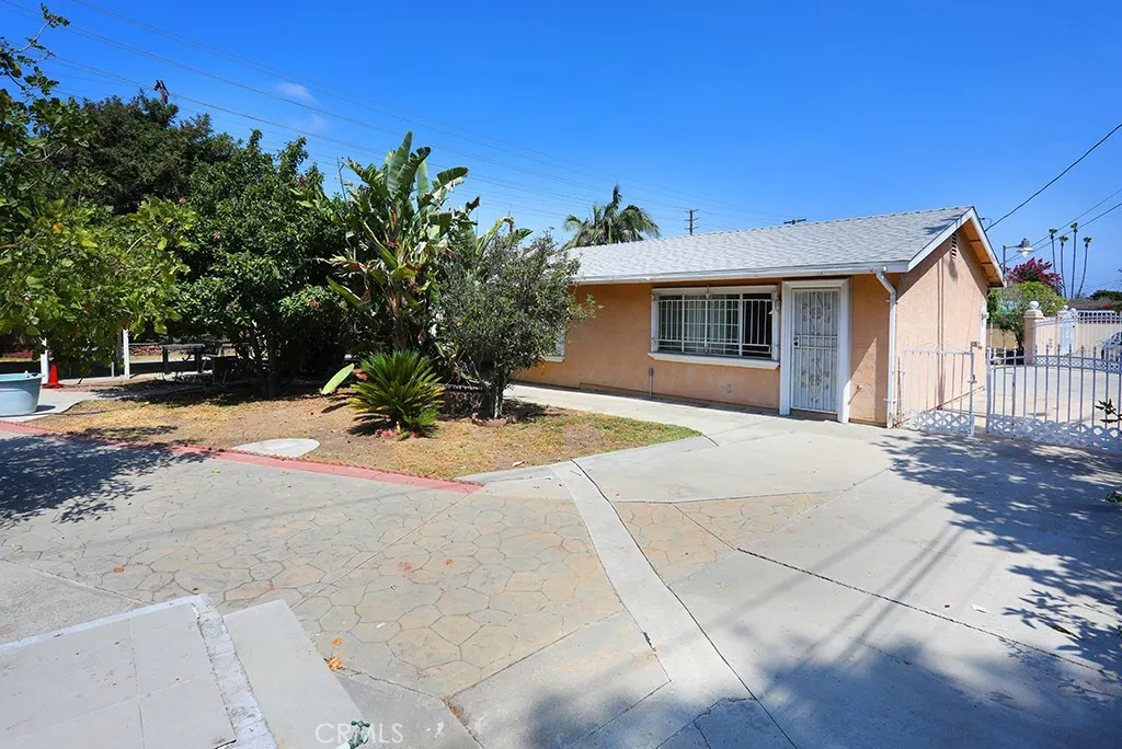 640 S Azusa Avenue