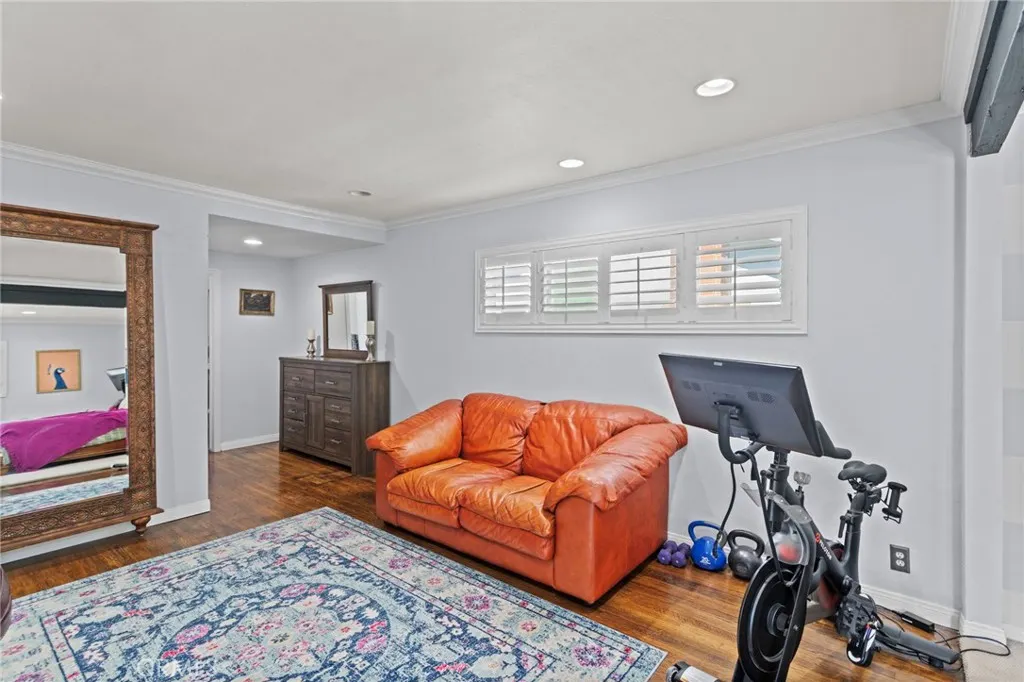 289 E Mckinley Avenue