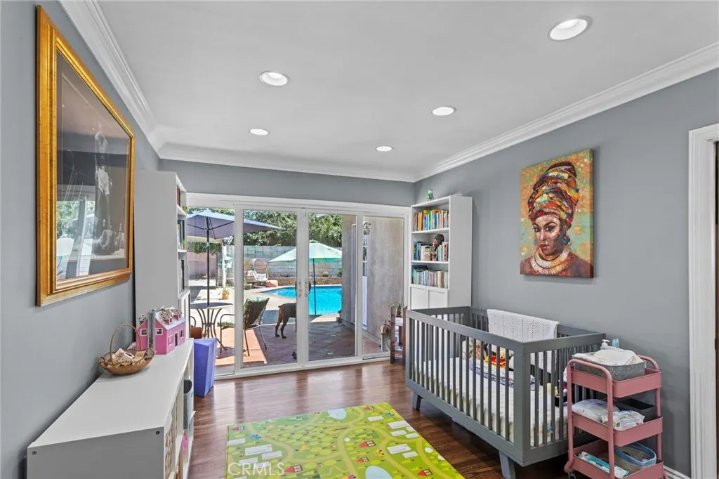 289 E Mckinley Avenue