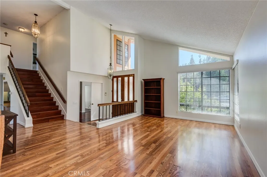 6 Hunter Point Road