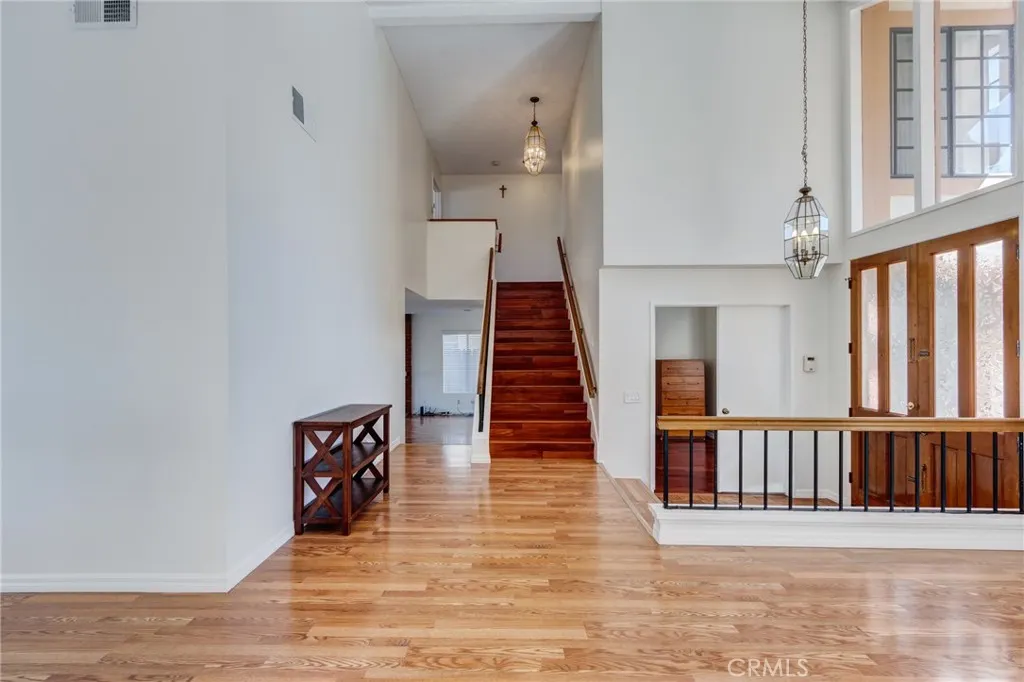 6 Hunter Point Road