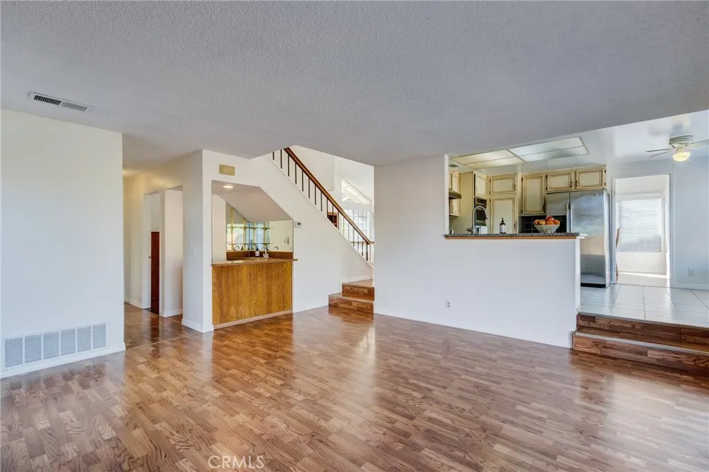 6 Hunter Point Road
