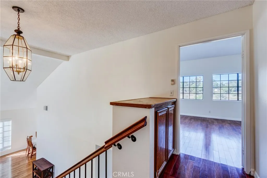 6 Hunter Point Road
