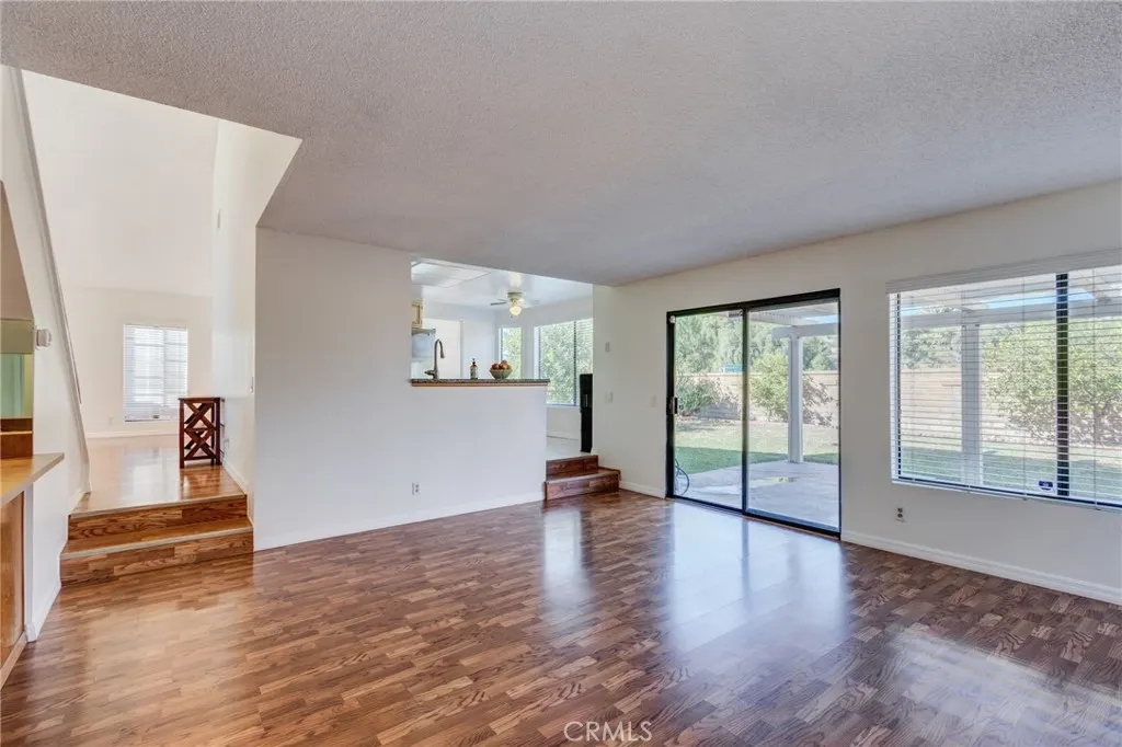 6 Hunter Point Road