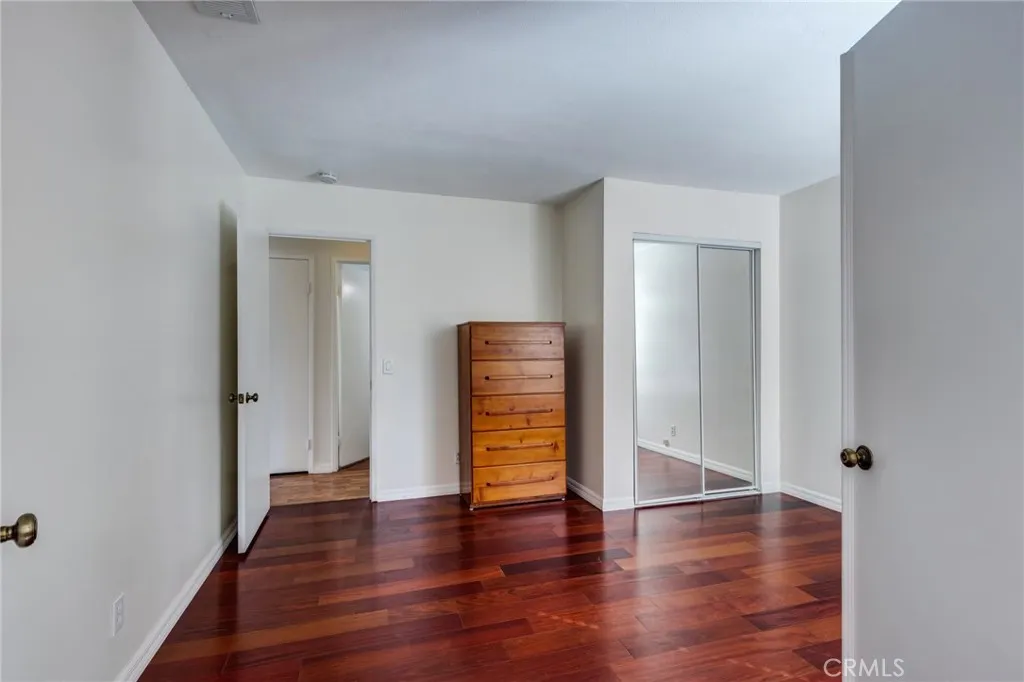 6 Hunter Point Road