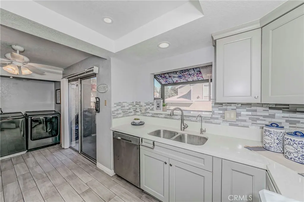 2030 S Bon View Ave, #G