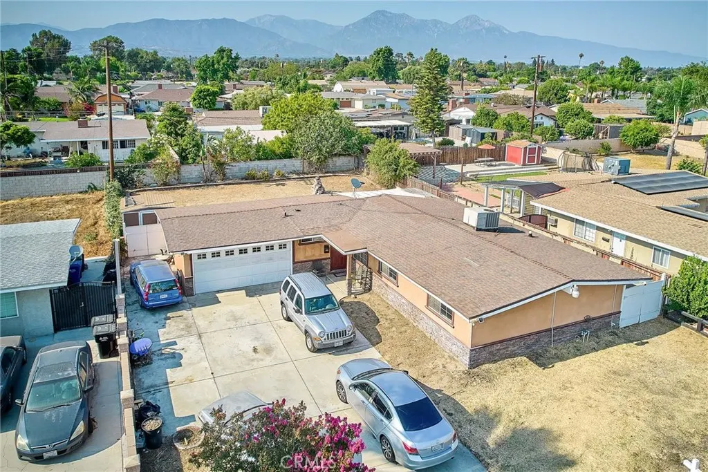 1113 Brewster Dr