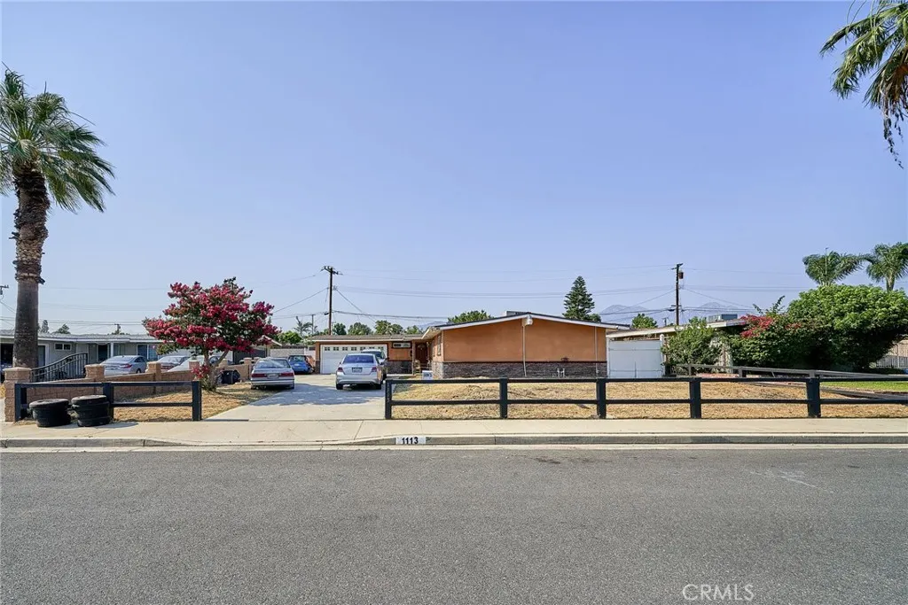 1113 Brewster Dr