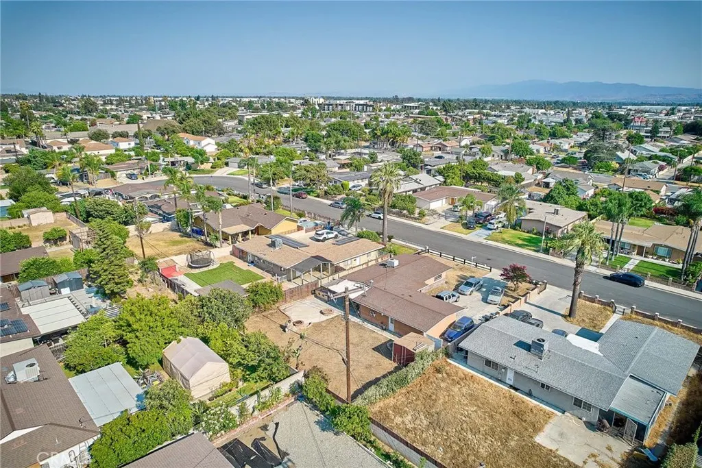 1113 Brewster Dr