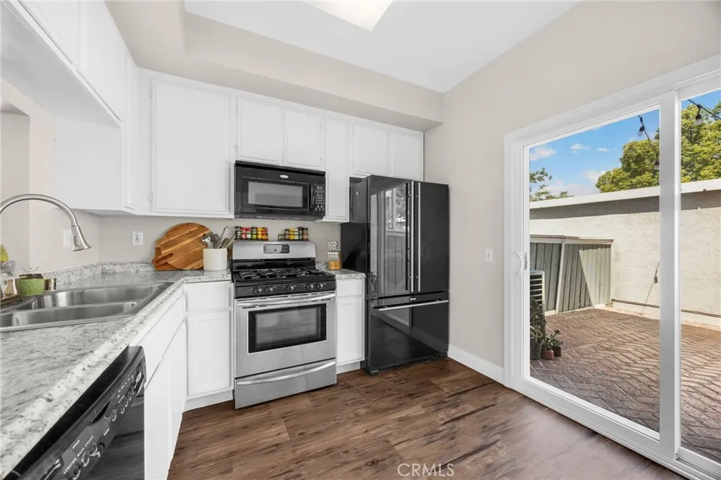 926 W Philadelphia, #18