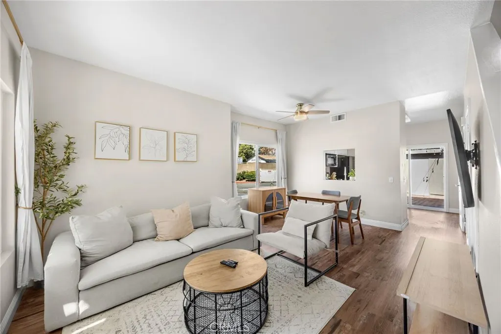 926 W Philadelphia, #18