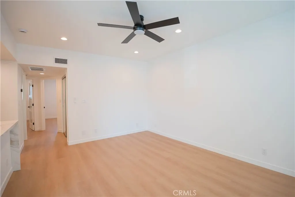 13755 Los Angeles Street, #5