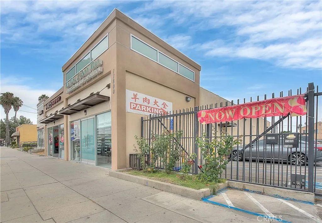 11800 Garvey