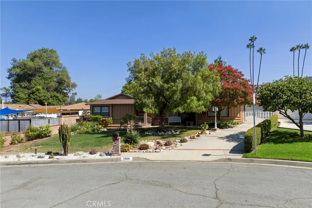 1306 S Cajon Avenue