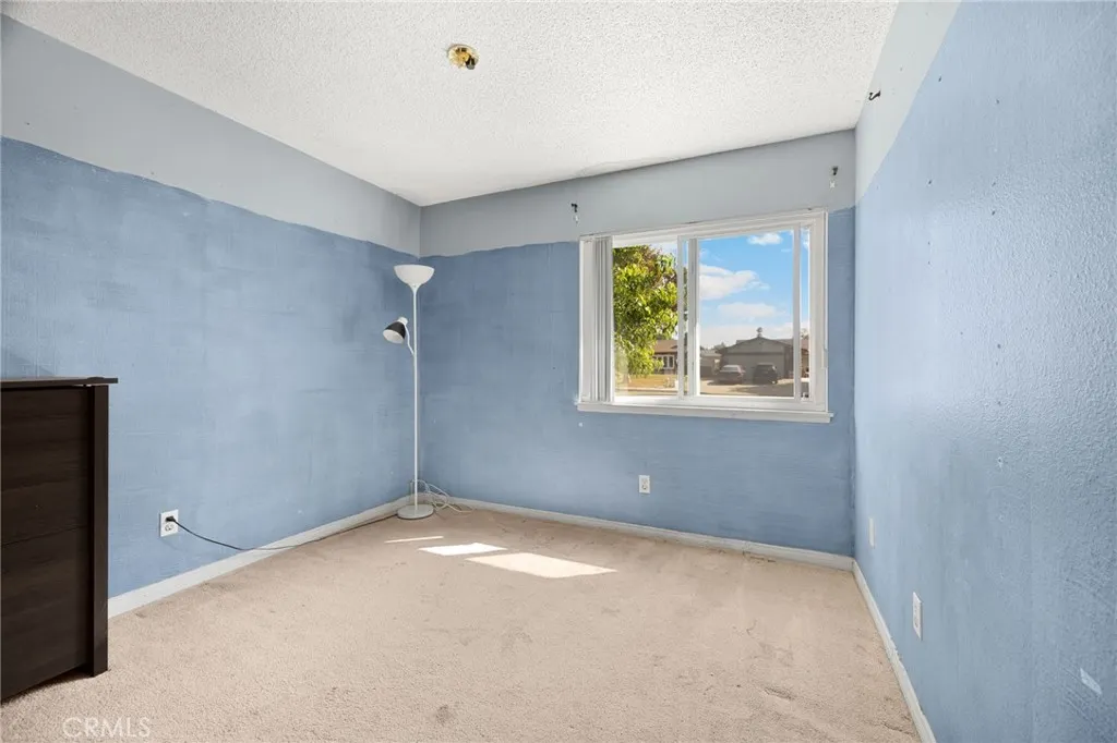 2808 S Desert Forest