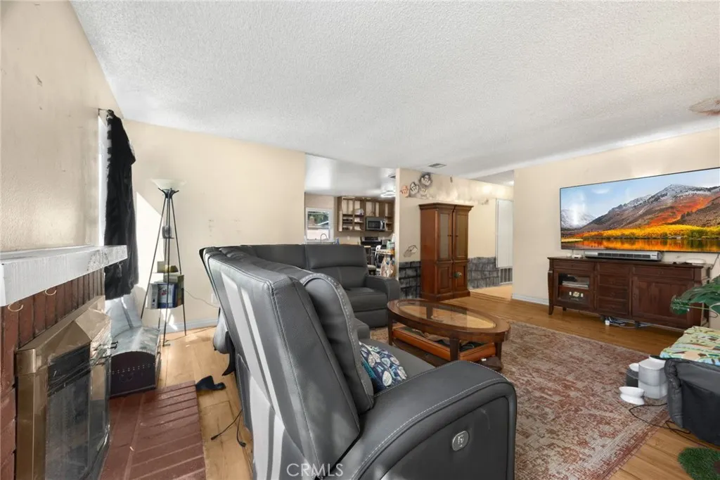 2808 S Desert Forest