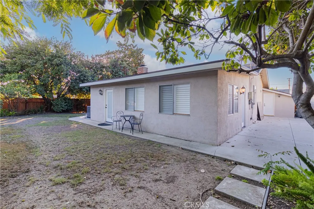 1406 S St Malo