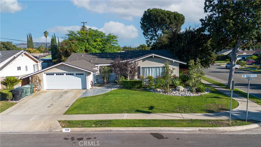 1406 S St Malo
