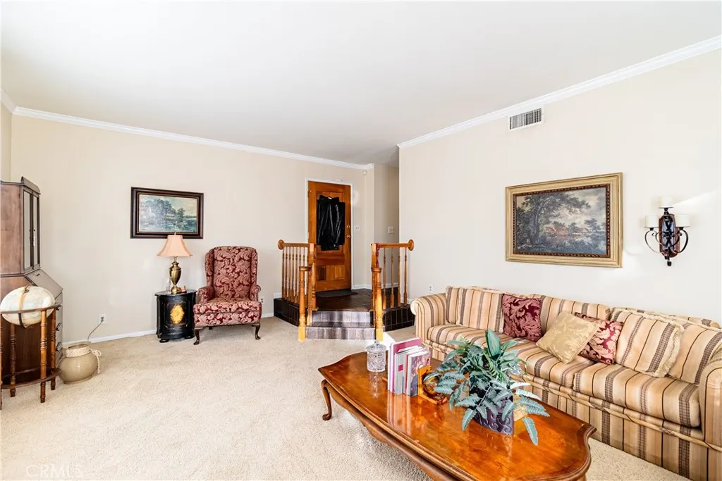 1406 S St Malo