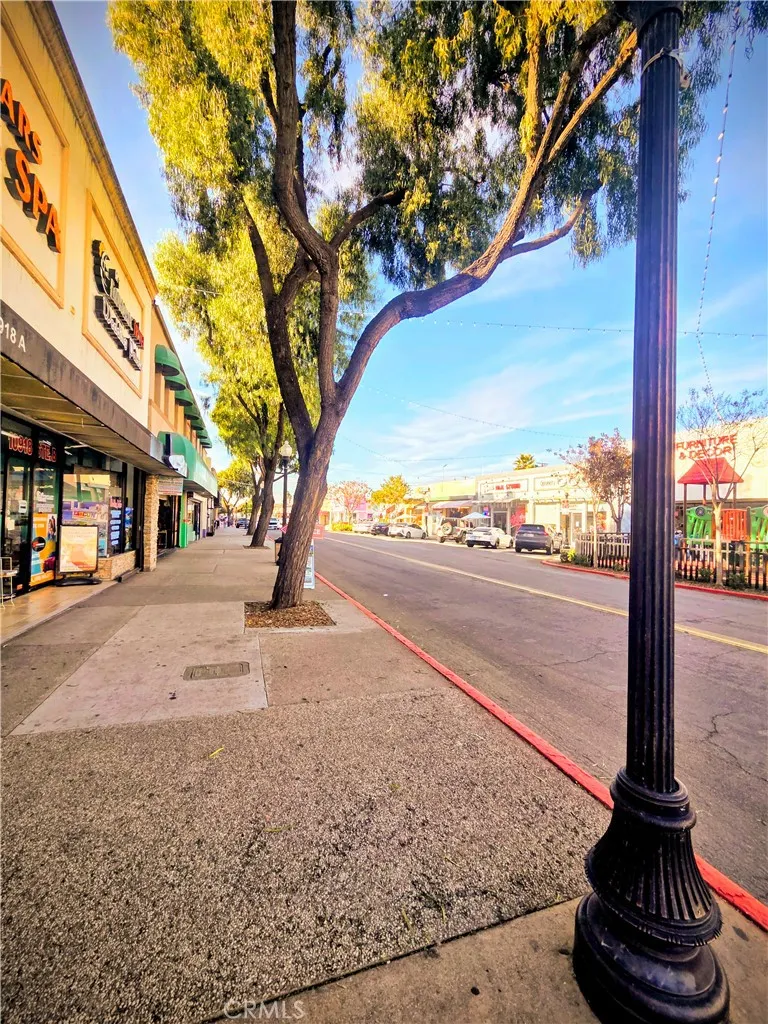 10923 Main