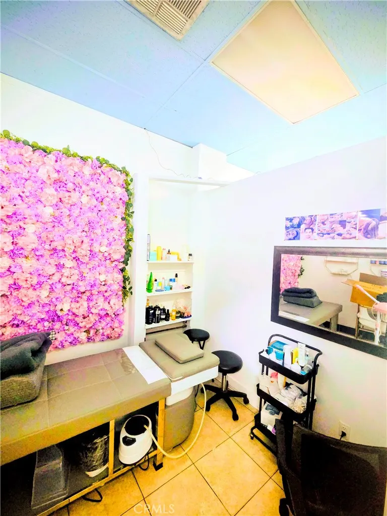 10923 Main