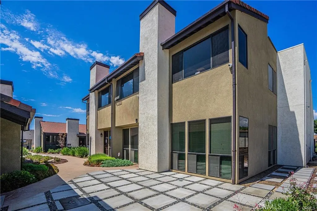 461 E Whittier #B