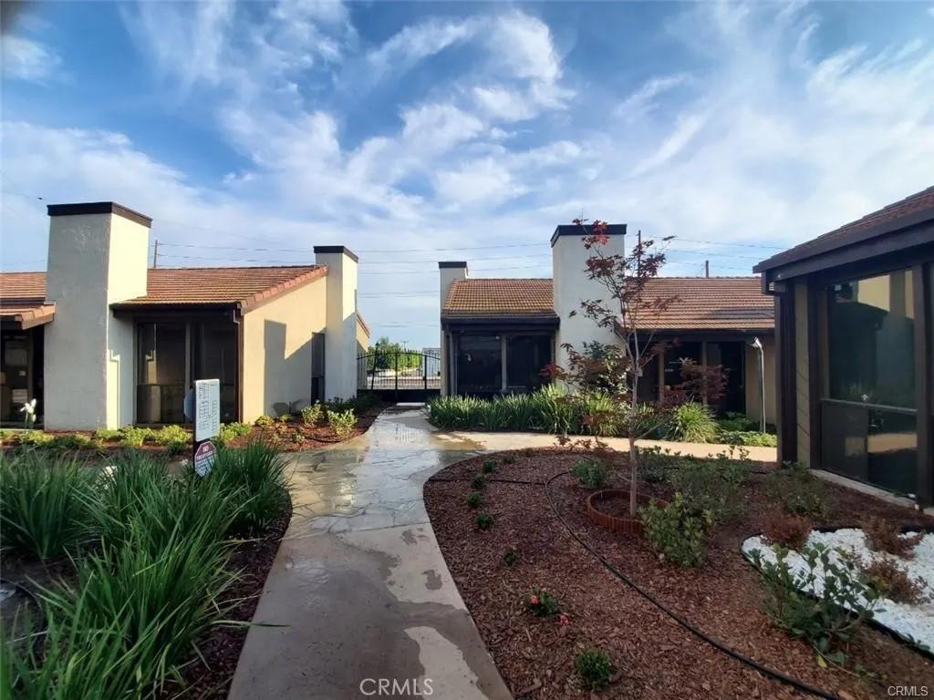 461 E Whittier #B