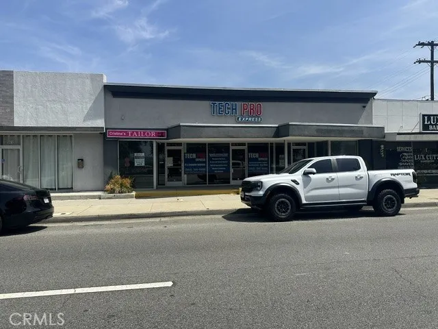 555 559 W Whittier