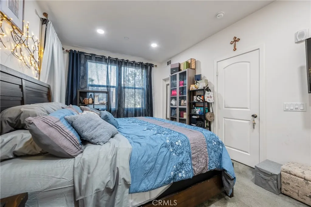 4956 Willow #E