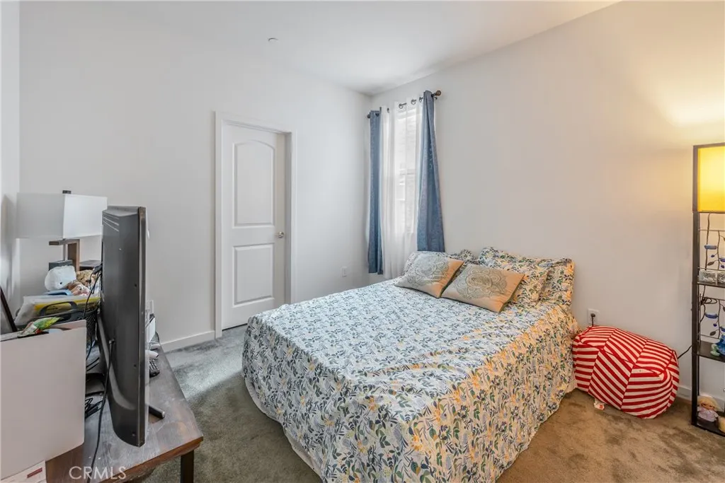 4956 Willow #E
