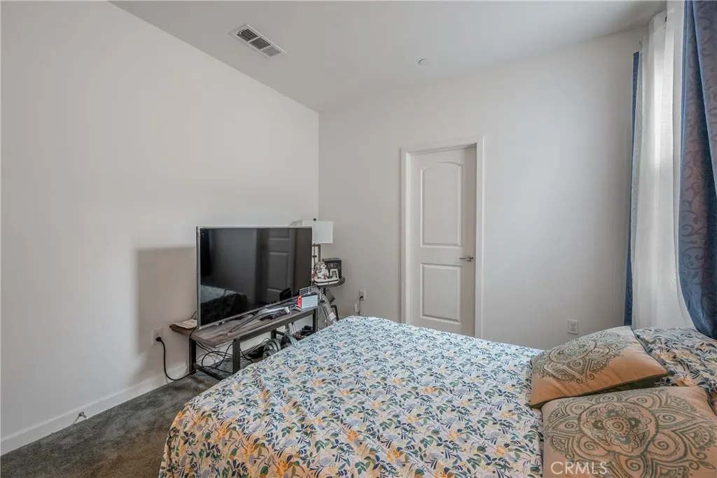 4956 Willow #E